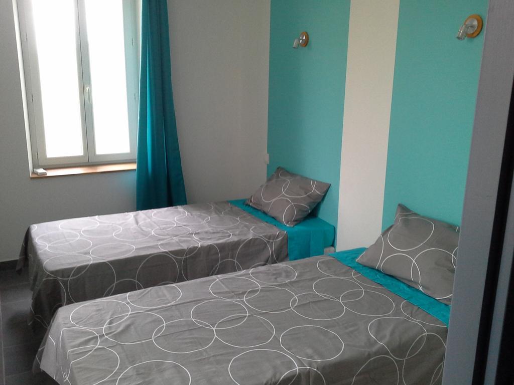 Millot Conilhac Bed & Breakfast Cameră foto