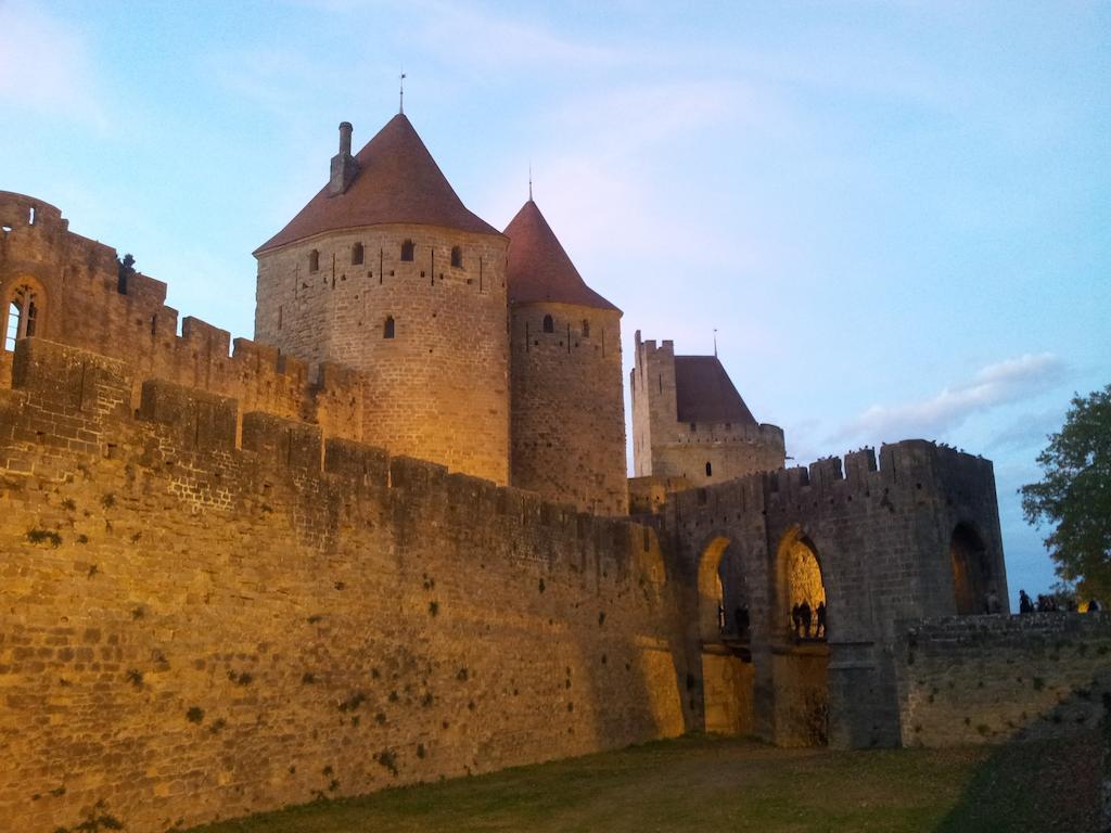Millot Conilhac Bed & Breakfast Exterior foto